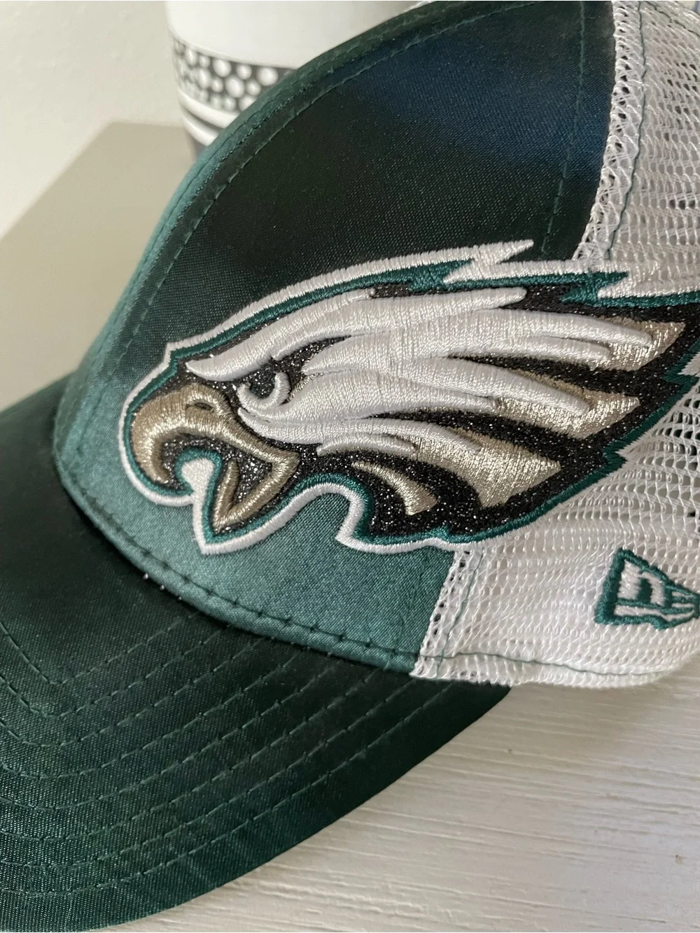 New Era Women’s 9Forty Philadelphia Eagles logo Adjustable Cap Green Sparkle